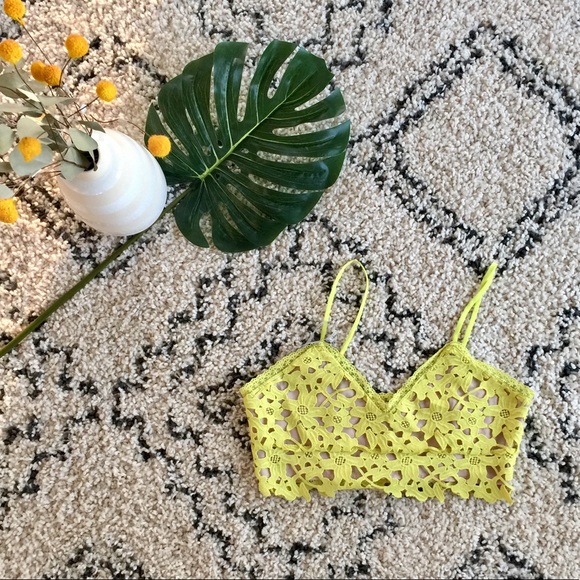 🍋FAMOUS CROP TOP🍋 - Picture 6 of 9